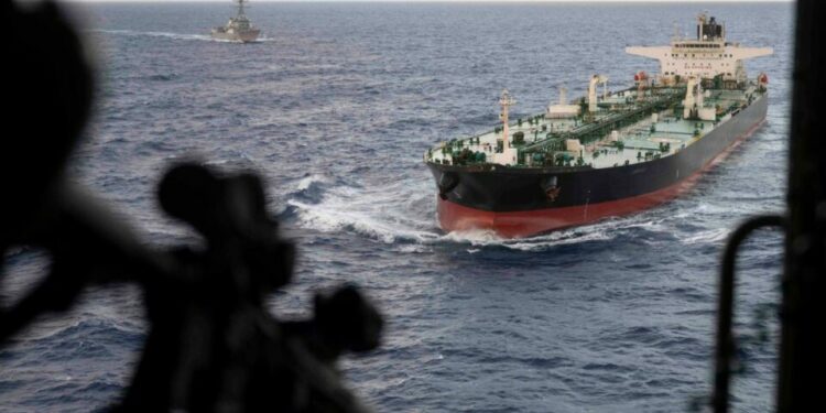 Estados Unidos intercepta petrolero Aquila II por violar bloqueo en el Caribe