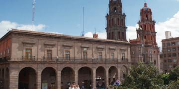 Subasta de 18 terrenos municipales en SLP: ¿finanzas sanas o negocio inmobiliario a la vista?