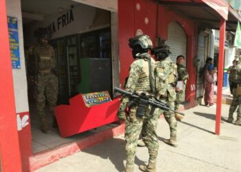 Aseguran 18 tragamonedas ilegales en Bahía de Banderas