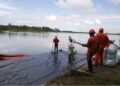 Derrame de petróleo contamina 170 km de costa entre Veracruz y Tabasco; pescadores denuncian pérdidas económicas