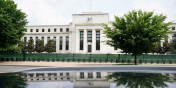 Reserva Federal de EE.UU. mantiene sin cambios las tasas de interés