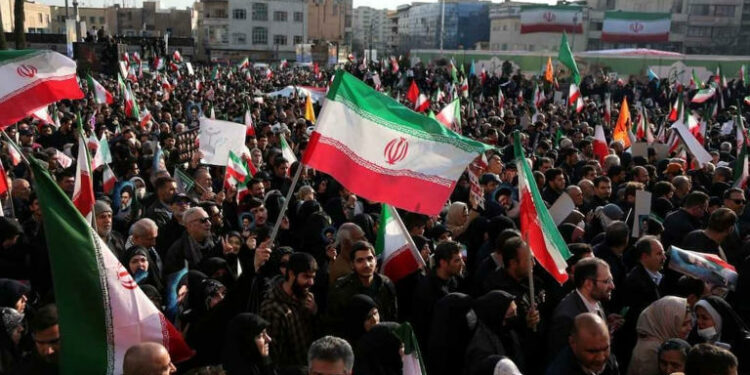 Policía de Irán ordena disparar contra saqueadores en medio de la guerra con Israel y Estados Unidos