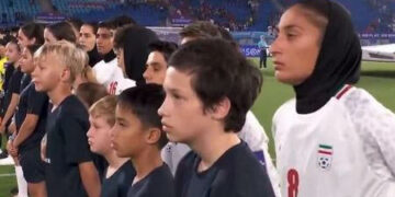 Selección femenil de Irán se niega a cantar su himno nacional en su debut en la Copa Asiática