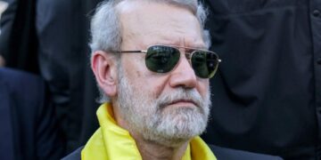 Israel confirma muerte de Ali Larijani, líder de seguridad de Irán que se burló de Donald Trump en Teherán