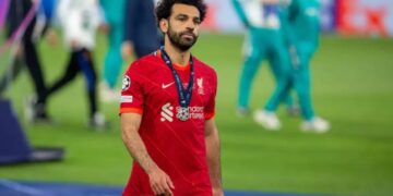 Leyenda del futbol europeo se despide de su equipo con emotivo mensaje