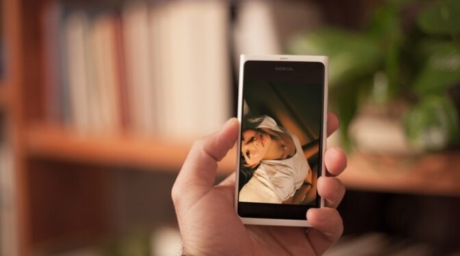 Será Viral”: Difunden miles de fotografías íntimas en chats, ¿quiénes son las víctimas?