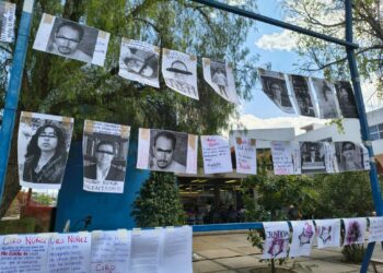 Colocan tendedero de denuncias en la zona oriente de la UASLP