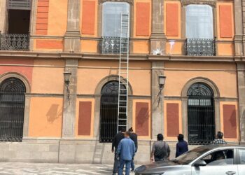 Comienzan a limpiar al Edificio Central de la UASLP
