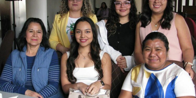 Instituto Estatal de Educación para Adultos conmemoró el Día Internacional de la Mujer