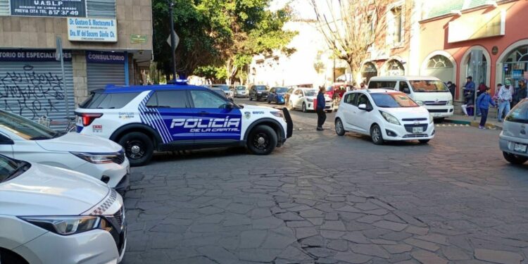 Intentan forzar sucursal del Banco del Bienestar en el Centro de SLP