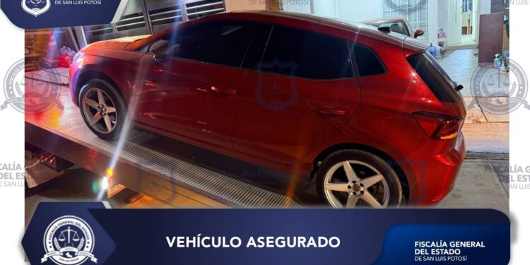 Aseguran vehículo con alteraciones en número de identificación en SLP