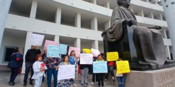Jubilados y pensionados del PJE exigen aumento a su pensión