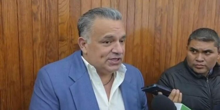 Alcalde de Valles se autodestapa para ser diputado local o federal