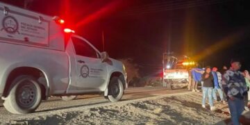 Mujer muere atropellada en Villa de Zaragoza; conductor huye