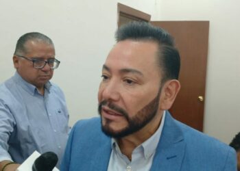 Diputado critica falta de transparencia de la UASLP y que no se sumen a la austeridad