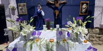 Permanece viva tradición del viernes de Dolores en el Callejón del Buche