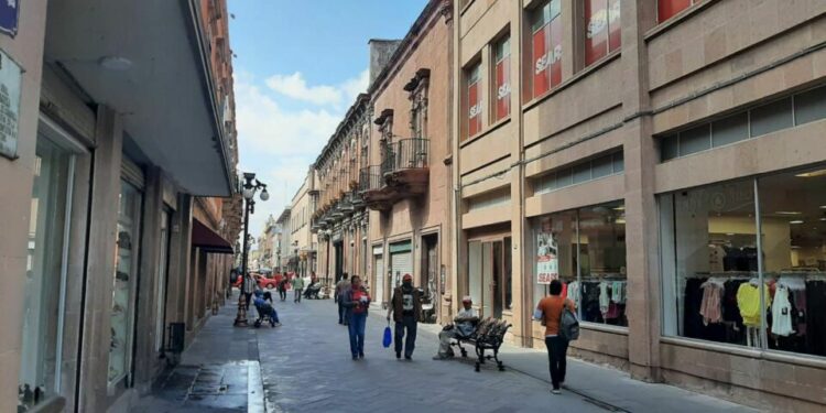  Alistan calles del Centro Histórico para el paso de la Procesión del Silencio