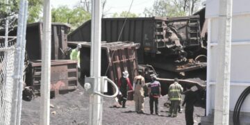 Tren descarrila en Aguascalientes; murió un migrante
