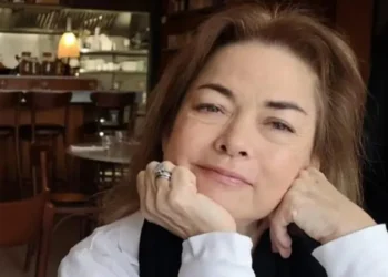 La mujer que se encogió casi 30 centímetros por una rara enfermedad