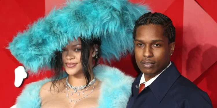 Atacan a balazos la mansión de Rihanna en Beverly Hills cuando ella estaba adentro