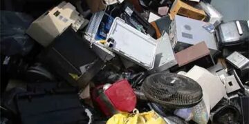 Alertan por residuos electrónicos en tiraderos clandestinos de la capital potosina