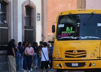 Proponen reservar hasta 50% del transporte público para mujeres y menores en San Luis Potosí