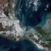 Derrame de petróleo activa contingencia y afecta litoral de cuatro estados
