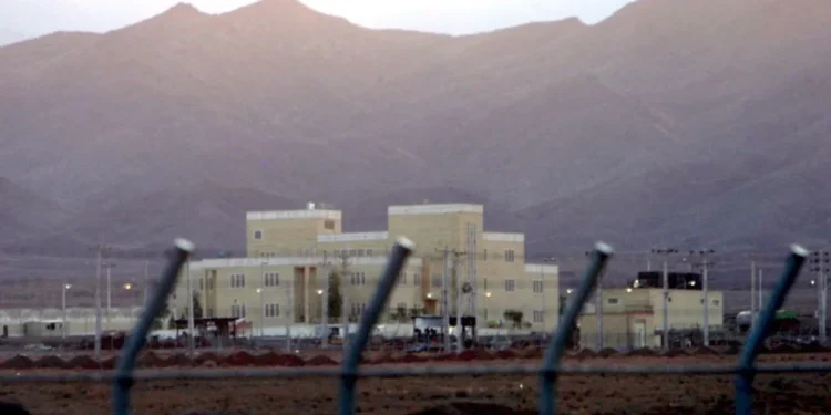 Israel y EE.UU. atacan dos complejos nucleares iraníes, sin víctimas ni fugas radiactivas