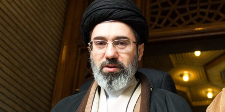 De las sombras al poder: Mojtaba Jamenei, el nuevo líder supremo de Irán