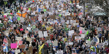 Amnistía ve riesgos en Mundial; millones protestan en EE.UU. contra Trump