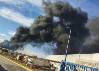 Hay un proceso administrativo contra la empresa de Polímeros incendiada: Segam