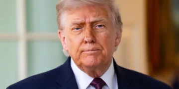 Trump dice que extenderá el alto el fuego “hasta” que concluyan las negociaciones con Irán