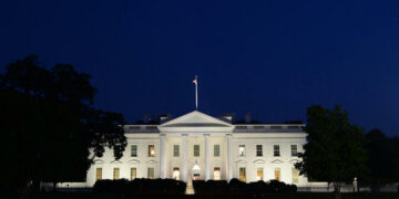 Casa Blanca lanza contundente amenaza a Irán tras cierre del estrecho de Ormuz
