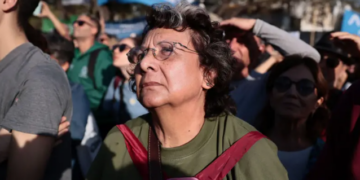 “Estoy en modo supervivencia”: por qué tener trabajo en Argentina no evita caer en la pobreza