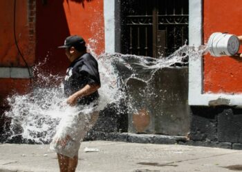 Vigilarán desperdicio de agua durante Sábado de Gloria; podrían aplicar sanciones