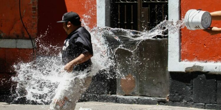 Vigilarán desperdicio de agua durante Sábado de Gloria; podrían aplicar sanciones