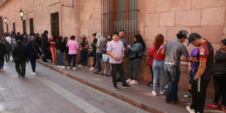 Entregan mil pases gratuitos para apertura de parque acuático DinoOasis en San Luis Potosí