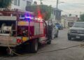 Incendio en vivienda de la colonia Popular moviliza rescate de dos adultos mayores y un perro
