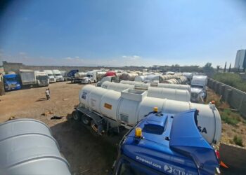 Clausuran pensión con 30 pipas de combustible en Soledad de Graciano Sánchez