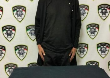 Detienen a hombre por portación de arma prohibida en la Alameda