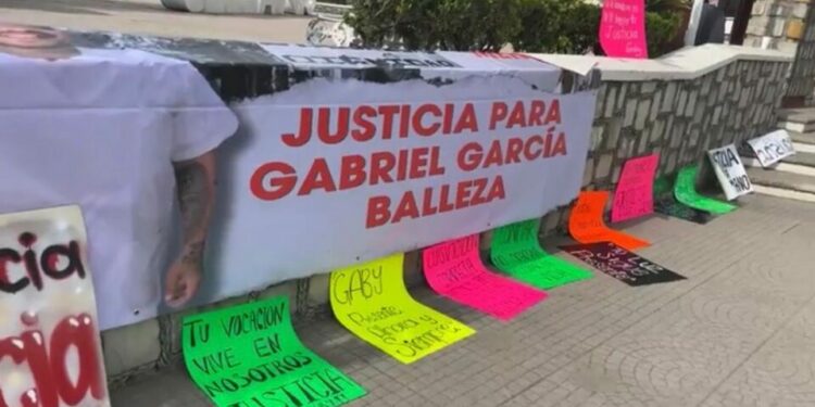 Exigen esclarecer homicidio de joven enfermero en Ciudad Valles