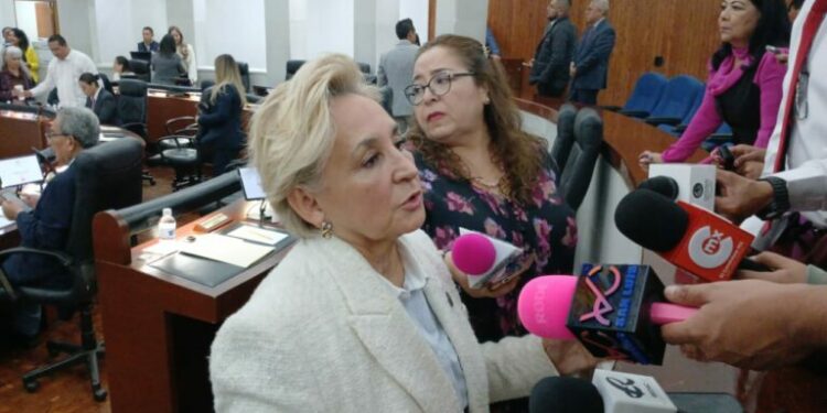 Frinné Azuara pide protegerse del ambiente contaminado