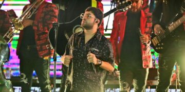 Luis R. Conríquez ofreció una espectacular y multitudinaria noche en la Fenae 2026