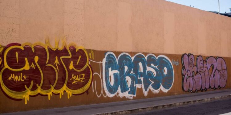 El Ejecutivo busca sancionar grafiti en espacios no permitidos