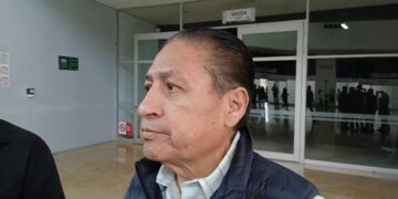 El regreso se realizó en más de ocho mil planteles en todo el estado. Autoridades educativas informaron que se mantuvo vigilancia en las escuelas y que solo se registraron incidencias menores.