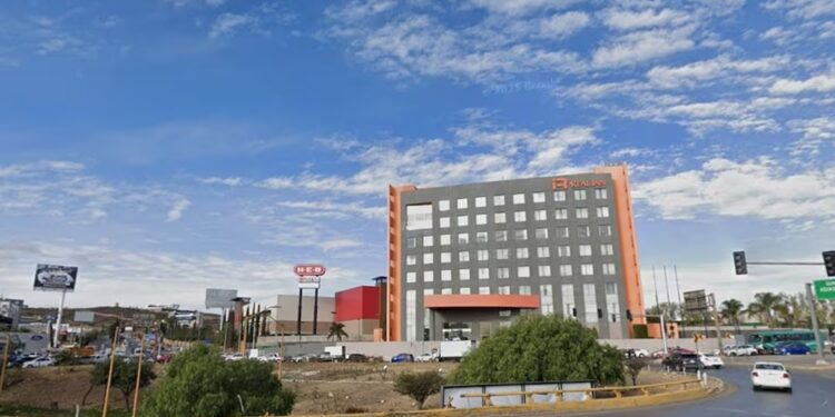 Anuncian proyectos de puente vehicular y centro logístico en la capital potosina