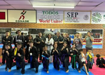 Ricardo Robledo recibe reconocimiento de la CONAPRENDE