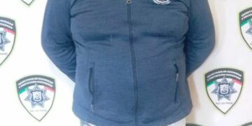 Detienen a hombre por daños y negativa de pago en marisquería del Centro