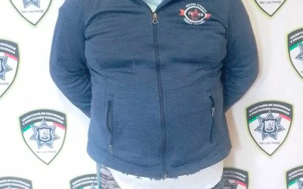 Detienen a hombre por daños y negativa de pago en marisquería del Centro