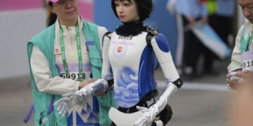 China impulsa uso de robots para atender el cuidado de adultos mayores
